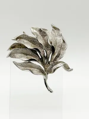 Exceptional Vintage Coro Silvertone Flower Brooch