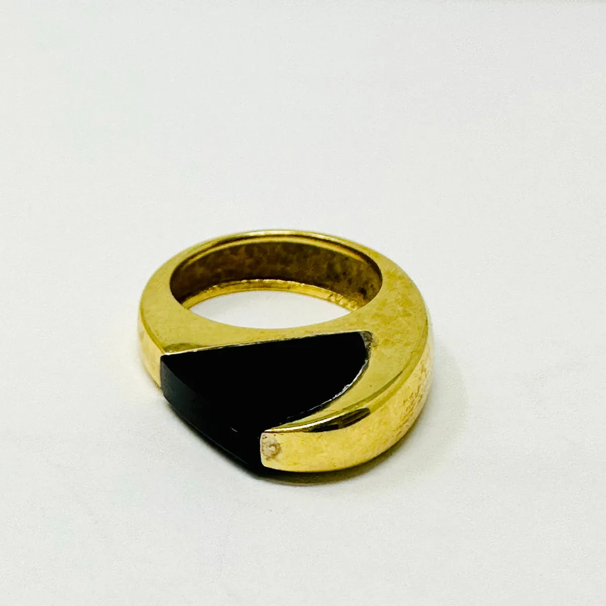 Henry Dunay 18K Gold Ring with Onyx