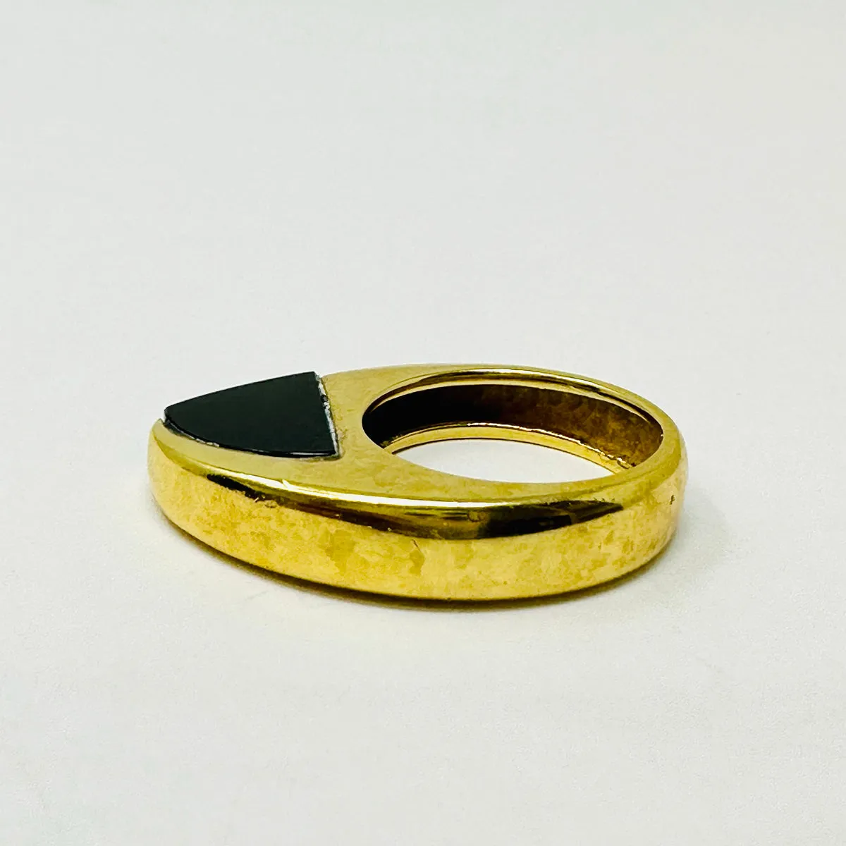 Henry Dunay 18K Gold Ring with Onyx