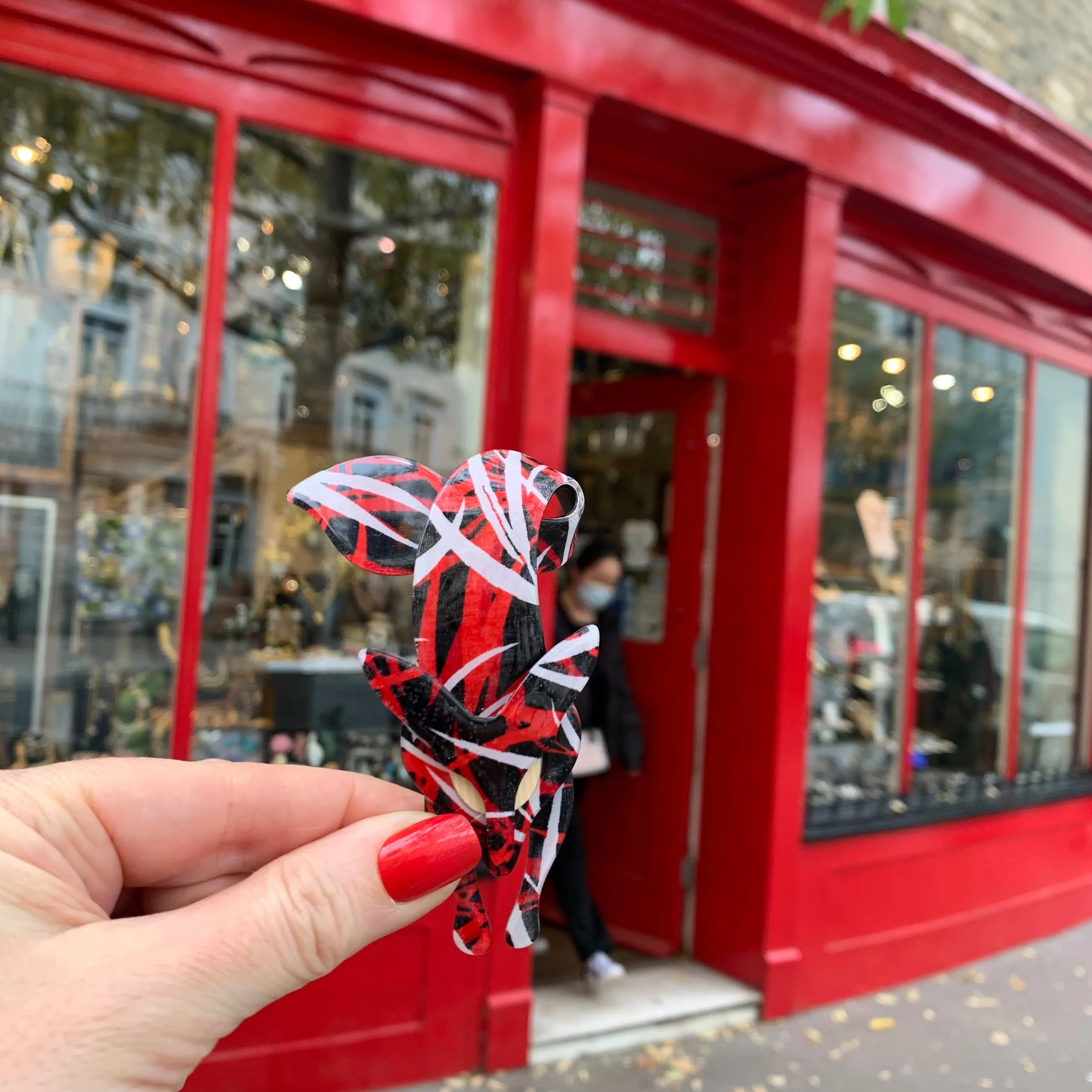 Lea Stein Fox Brooch in red black pattern