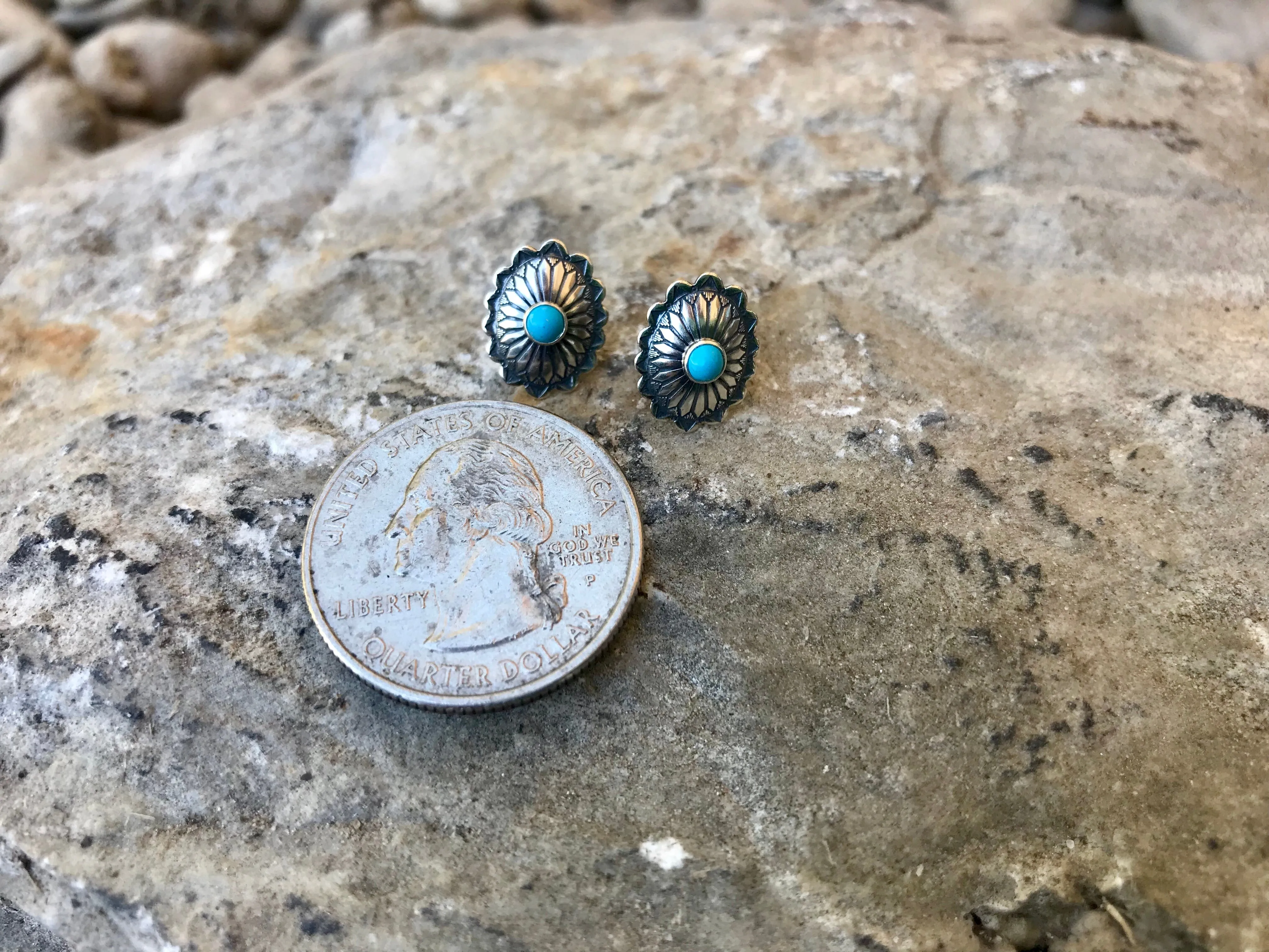 The Concho Studs Small - Turquoise