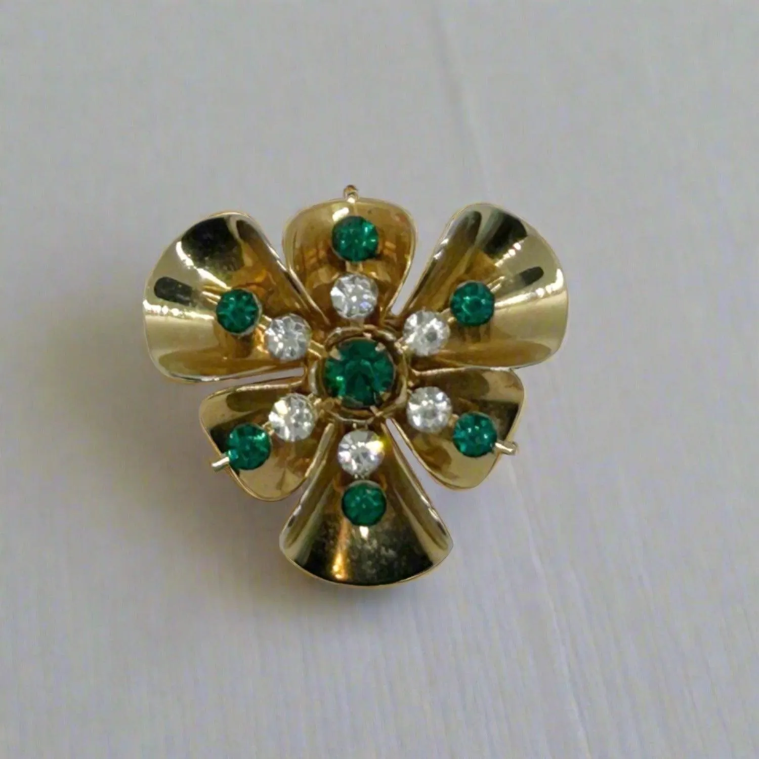 Versatile Vintage Green and White Rhinestone Pin-Pendant