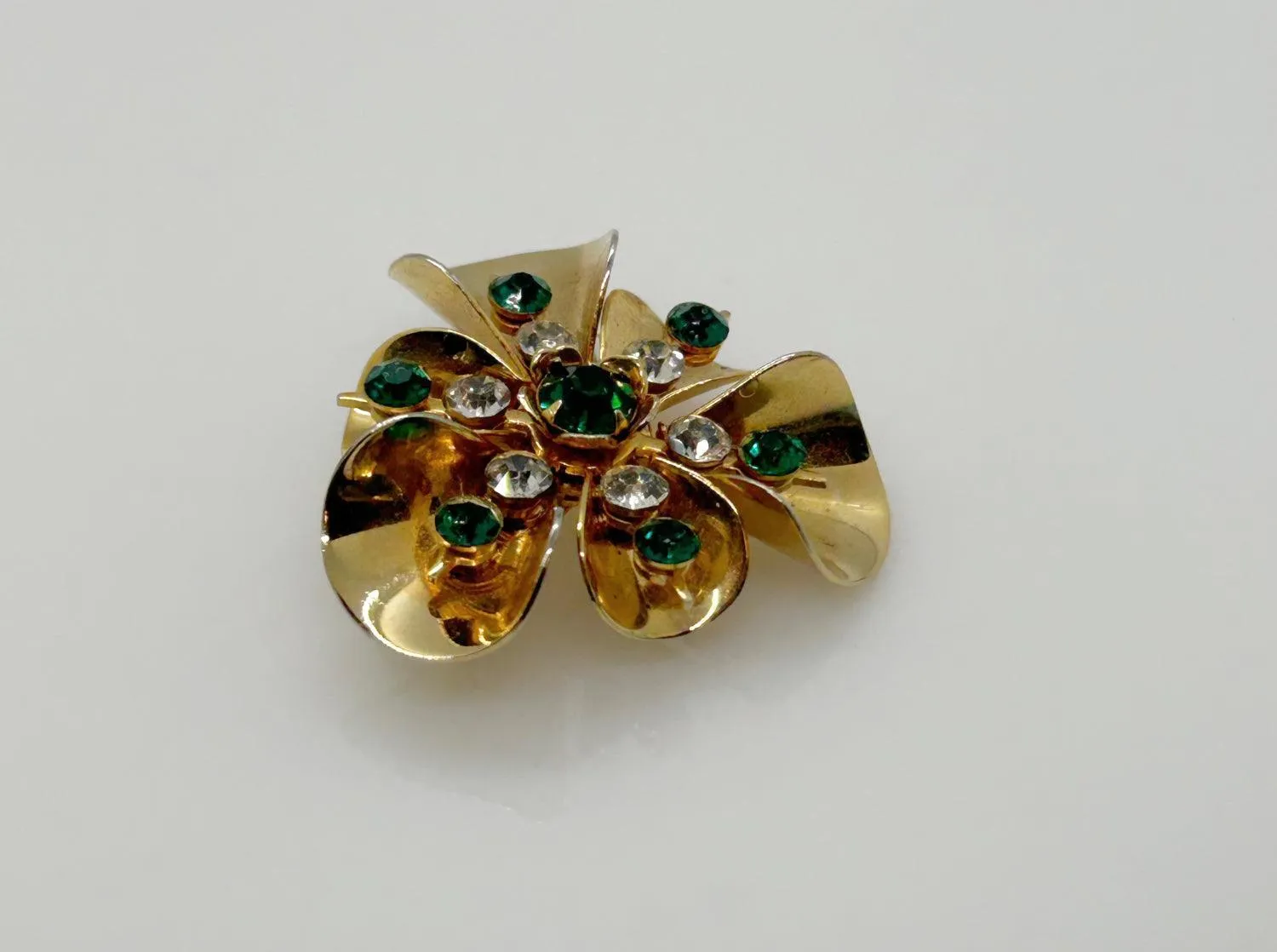 Versatile Vintage Green and White Rhinestone Pin-Pendant