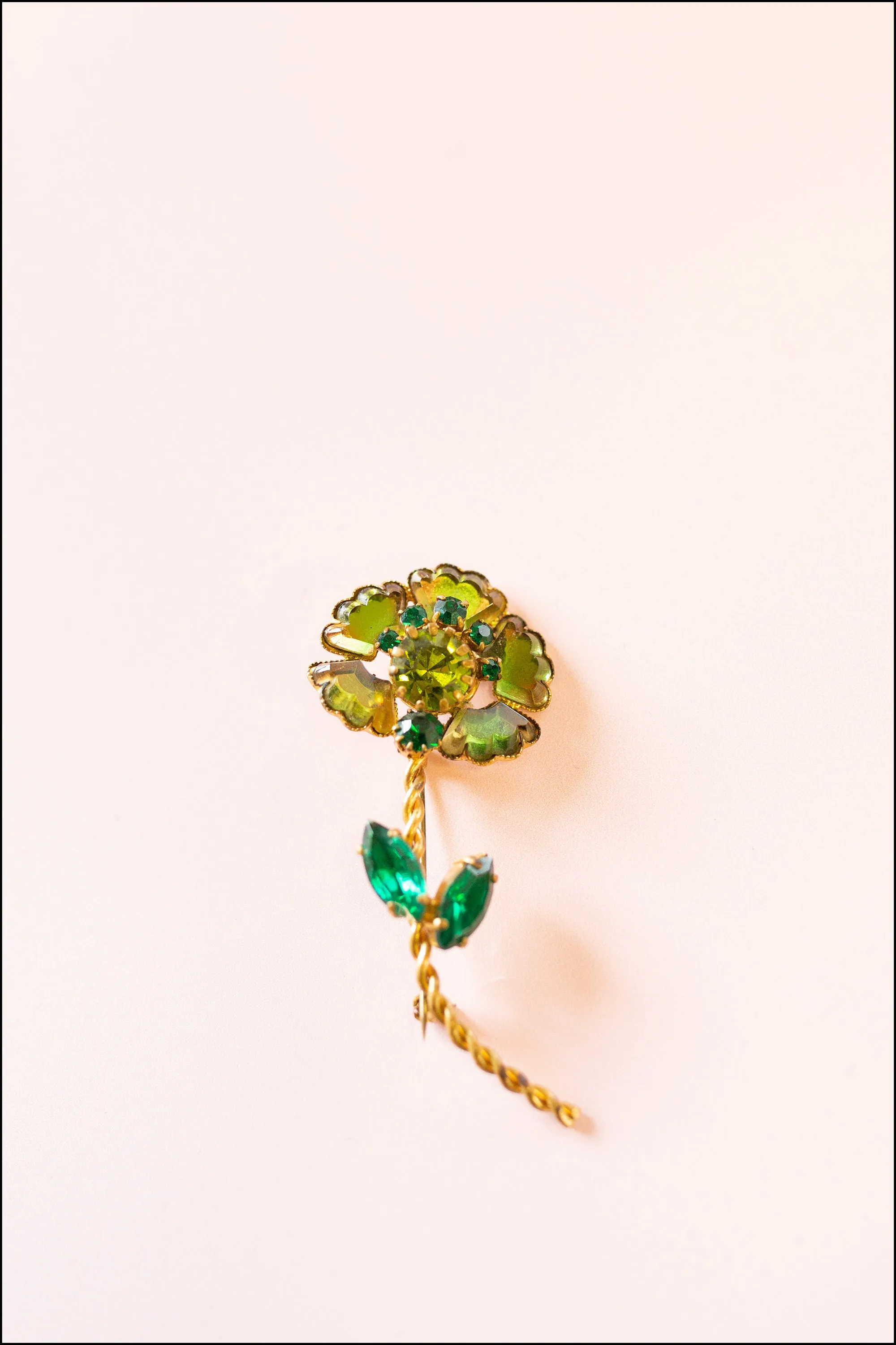 Vintage 1940s Green Flower Brooch